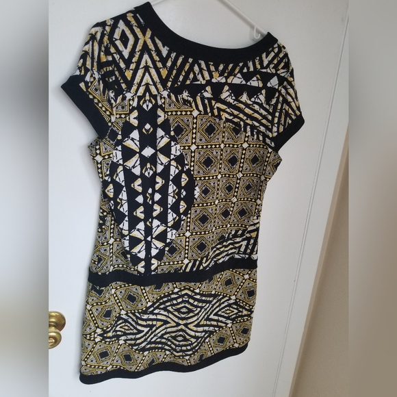 BCBG MaxAzria Tunic / Mini L - Picture 2 of 9